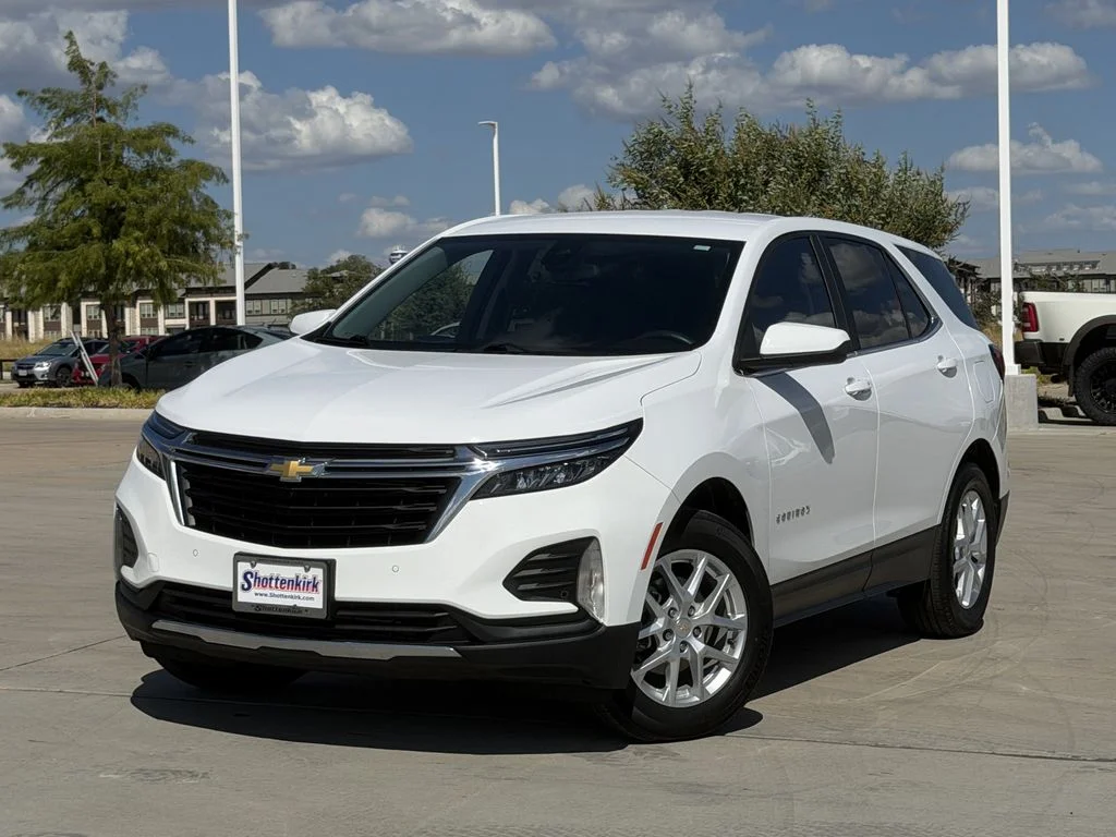 Used 2022 White Chevrolet LT image 2