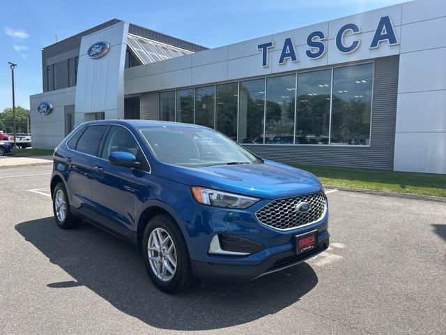 Used 2024 Blue Ford SEL image 1