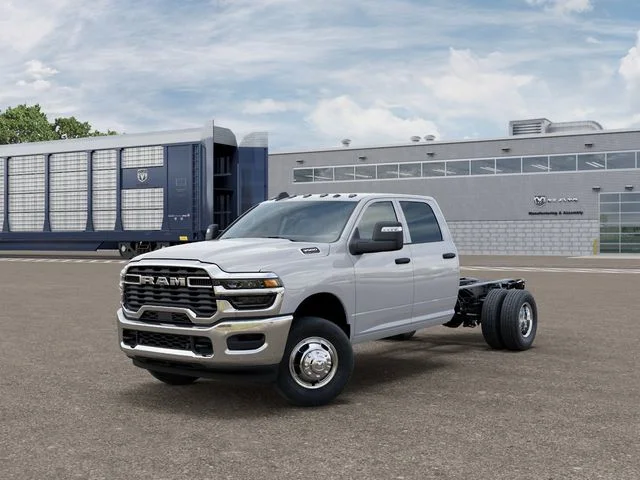 New 2026 Bright White Clearcoat RAM Tradesman image 2