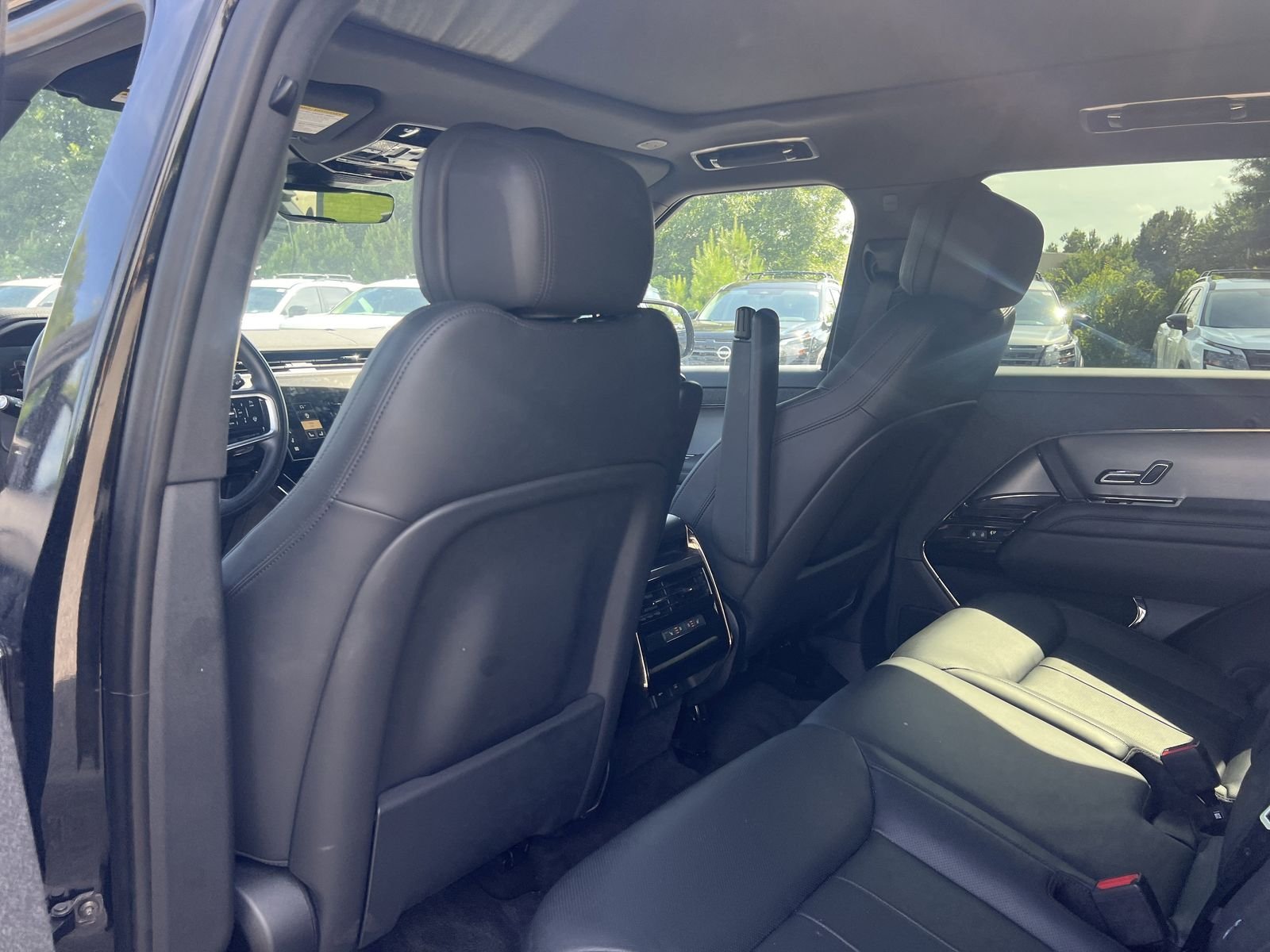 Used 2025 Black Land Rover SE image 15