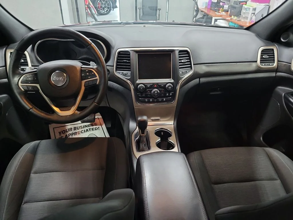 Used 2017 Red Jeep Laredo image 3