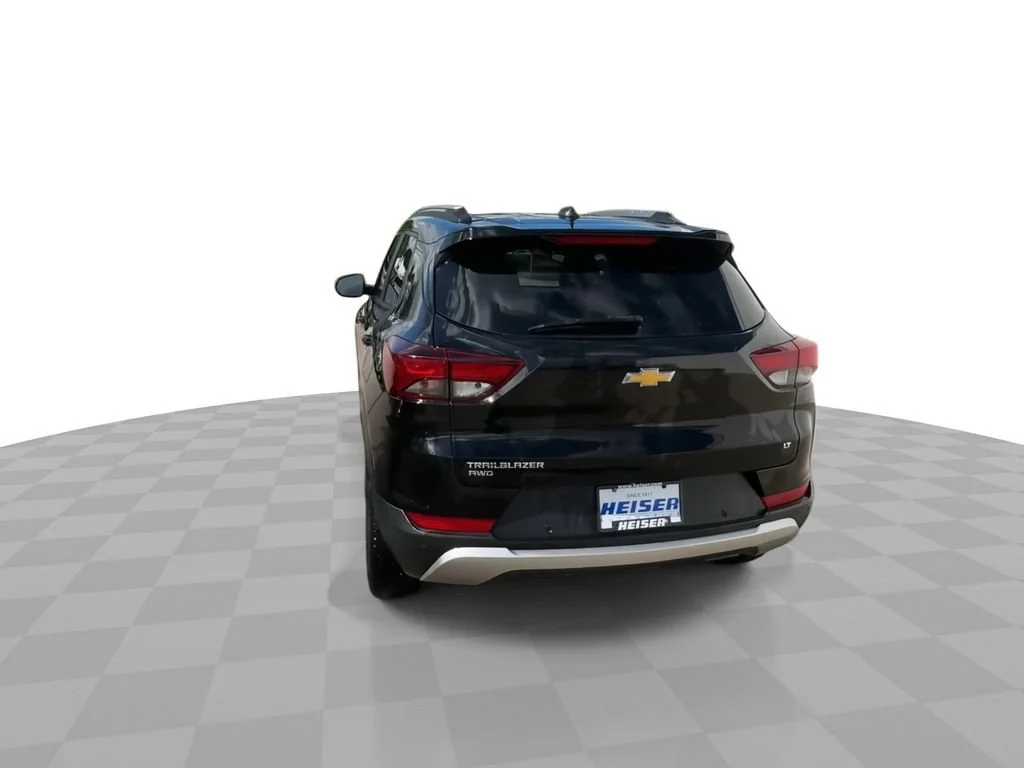 Used 2023 Mosaic Black Metallic Chevrolet LT image 7