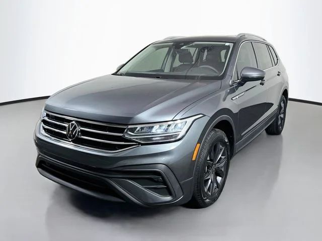 Used 2023 Platinum Gray Metallic Volkswagen 2.0T SE image 5