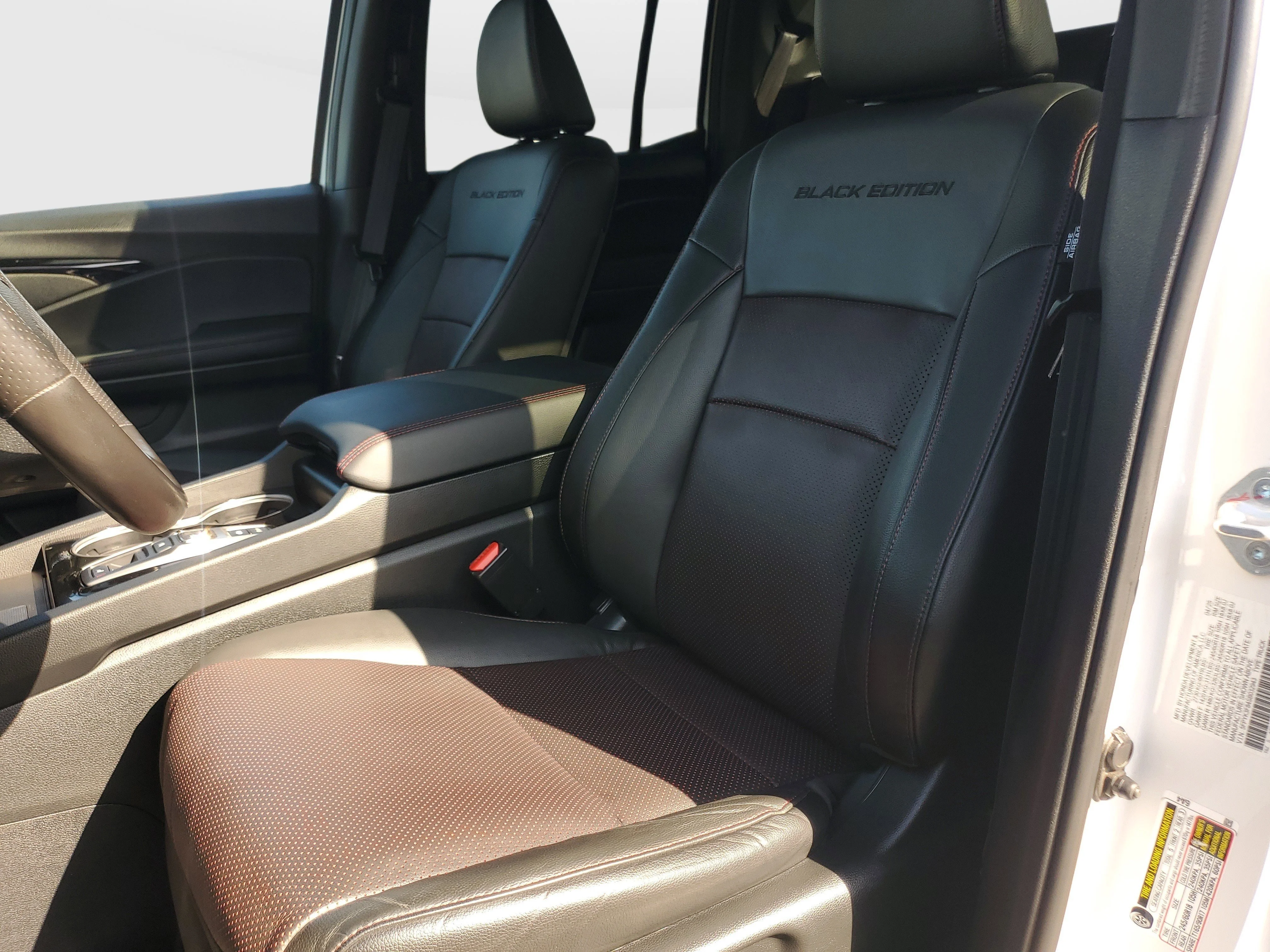 Certified Used 2025  Honda Black Edition image 14