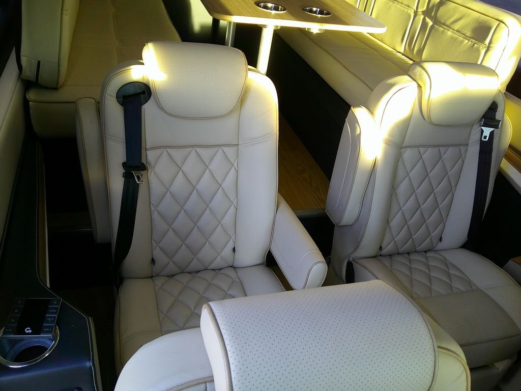 Used 2024 Black RAM High Roof image 29