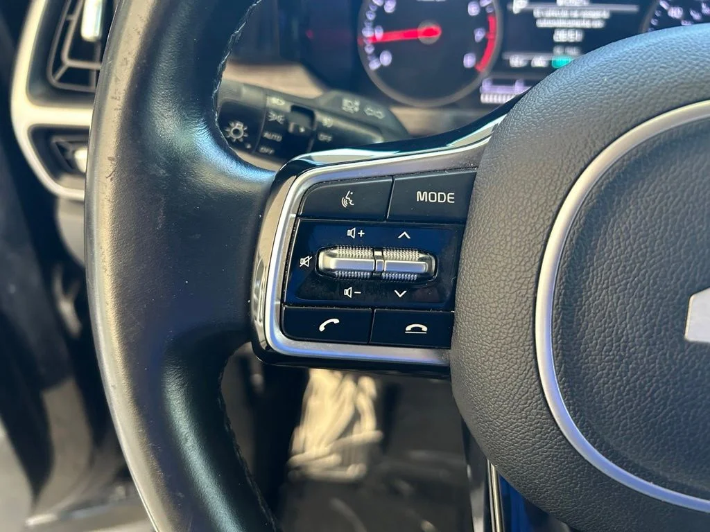 Used 2022 Black Kia EX image 44