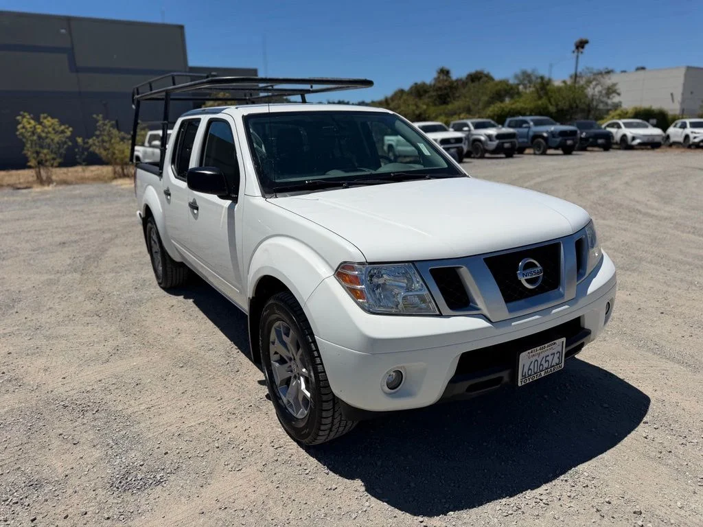 Used 2021 White Nissan SV image 2