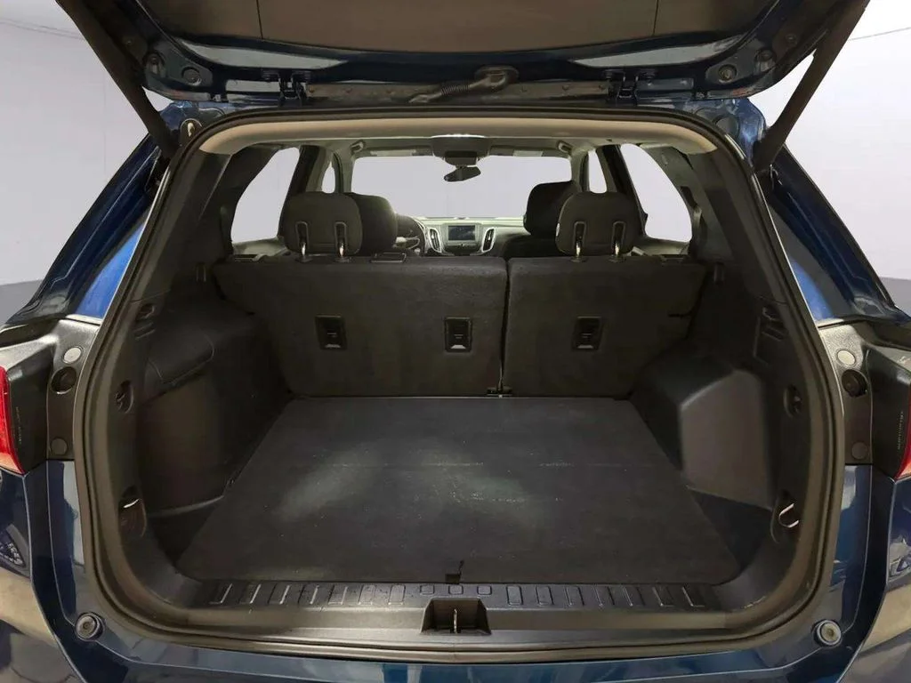 Used 2019 Pacific Blue Metallic Chevrolet LT image 25