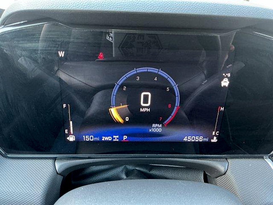 Used 2025 Sterling Gray Metallic Chevrolet AWD LT image 17