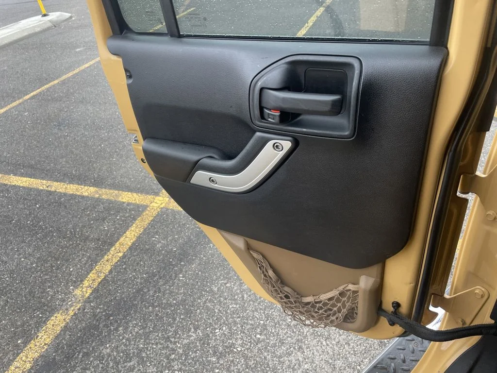Used 2014 Dune Clear Coat Jeep Sahara image 14