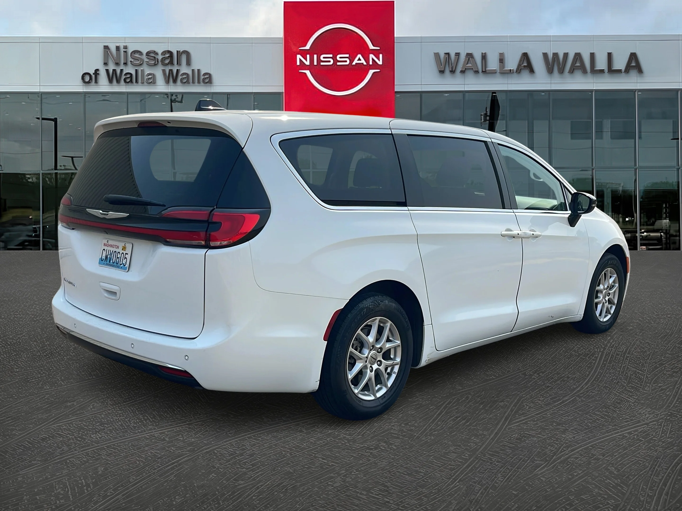 Used 2024 Bright White Clearcoat Chrysler Touring L image 7