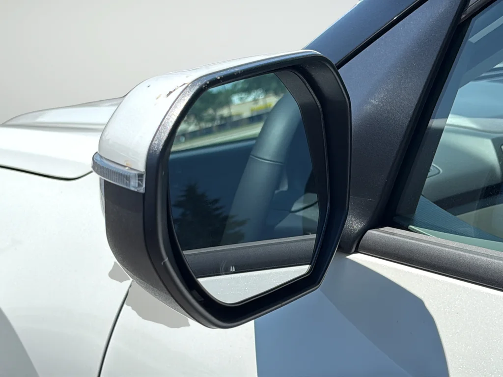 New 2027 Snow White Pearl Kia LX image 10