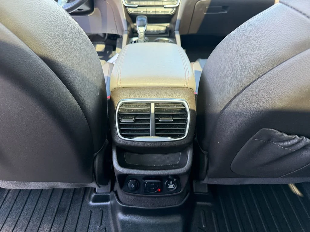 Used 2020 White Hyundai Limited image 22
