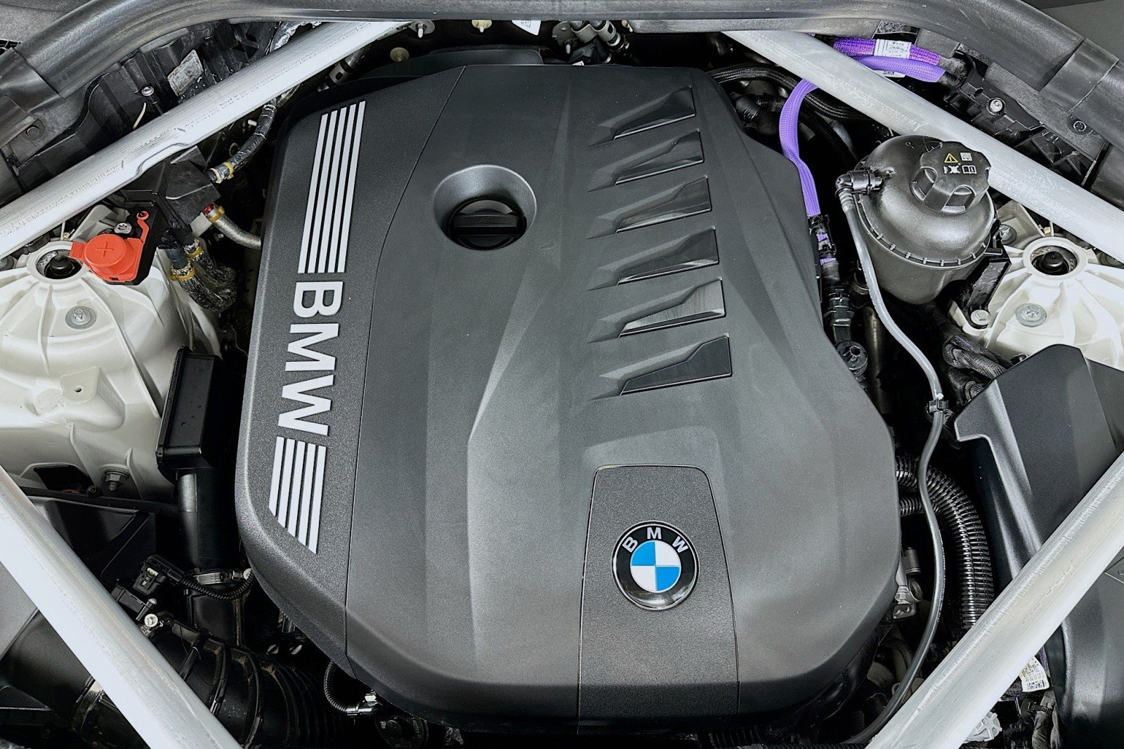 Used 2026 Alpine White BMW sDrive40i image 13