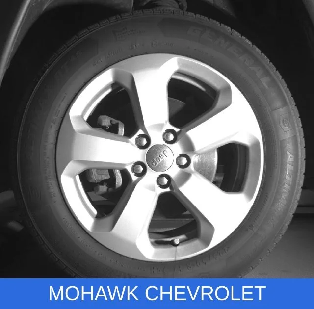 Used 2021  Jeep Latitude image 25