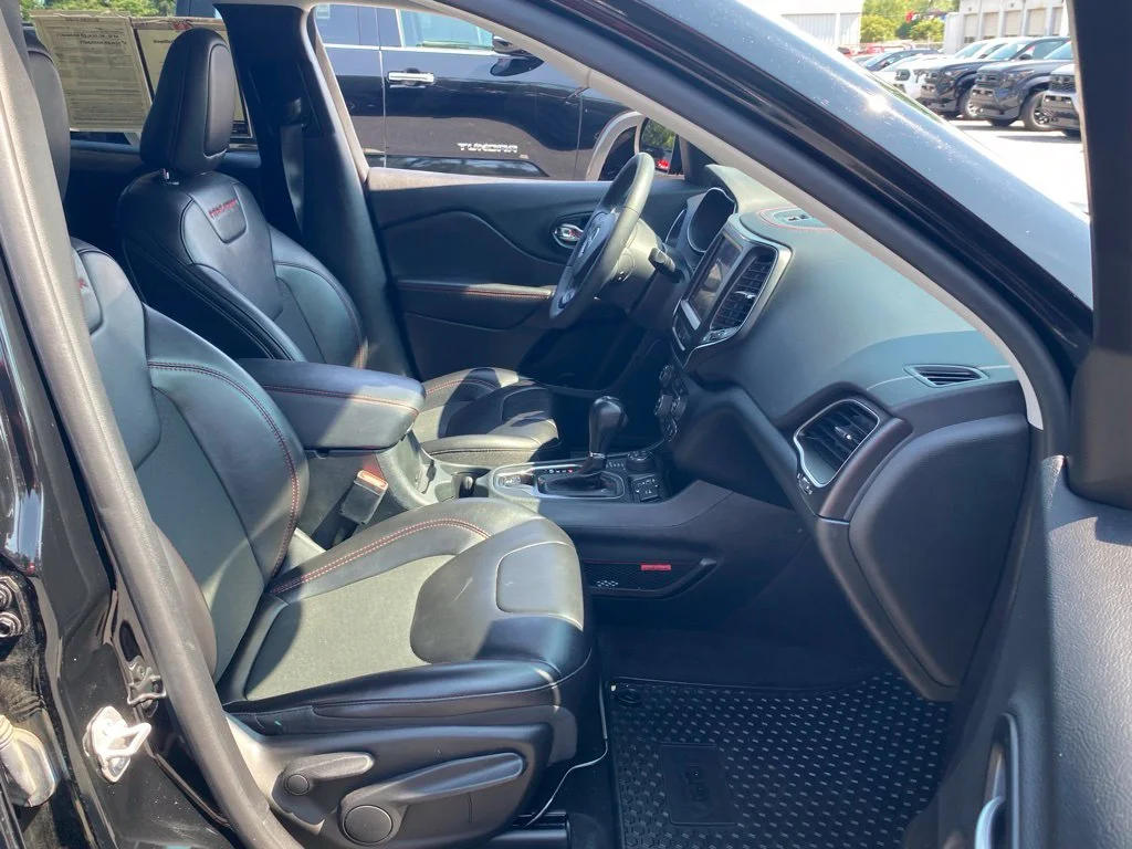 Used 2022 Black Jeep Trailhawk image 17