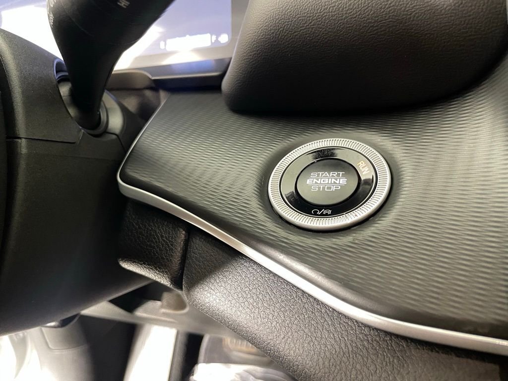 New 2025 Silver Zynith Exterior Paint Jeep Altitude image 22