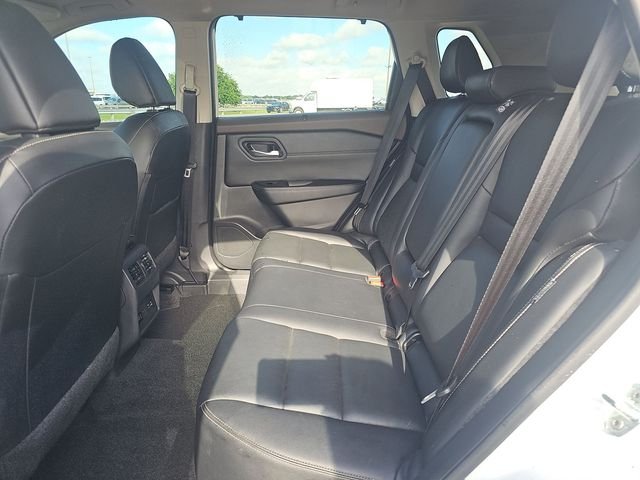 Used 2023 White Nissan SL image 10