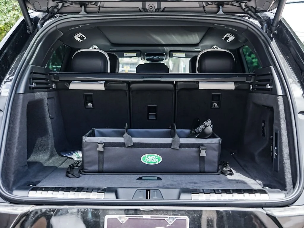 New 2026 Santorini Black Land Rover Dynamic SE image 28