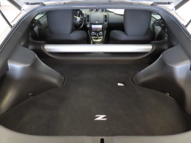 Used 2014 Brilliant Silver Metallic Nissan Base image 27