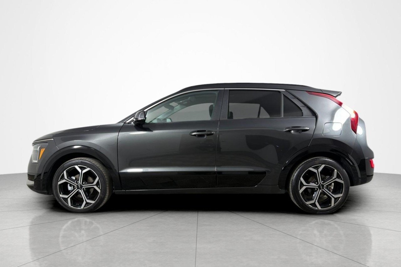 Used 2023  Kia EX Touring image 2