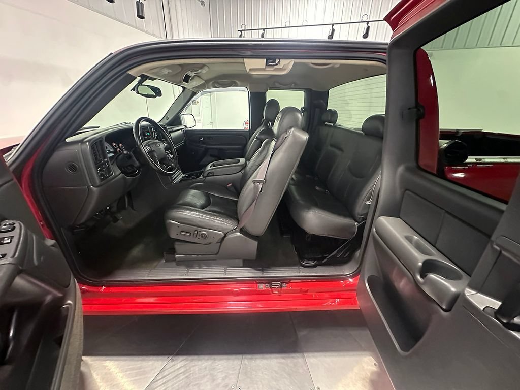 Used 2004 Victory Red Chevrolet NA image 72