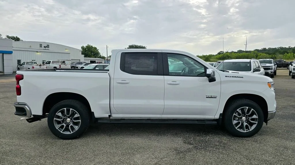 2025 Chevrolet Silverado 1500 Custom - Photo 8