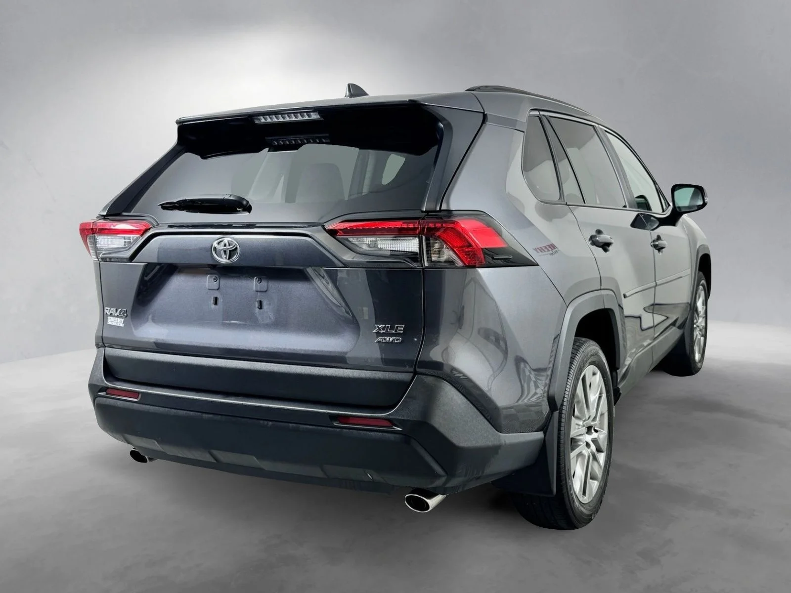 Used 2023 Gray Toyota XLE Premium image 14