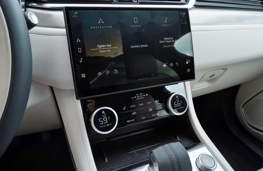 2025 JAGUAR F-PACE - Image 19