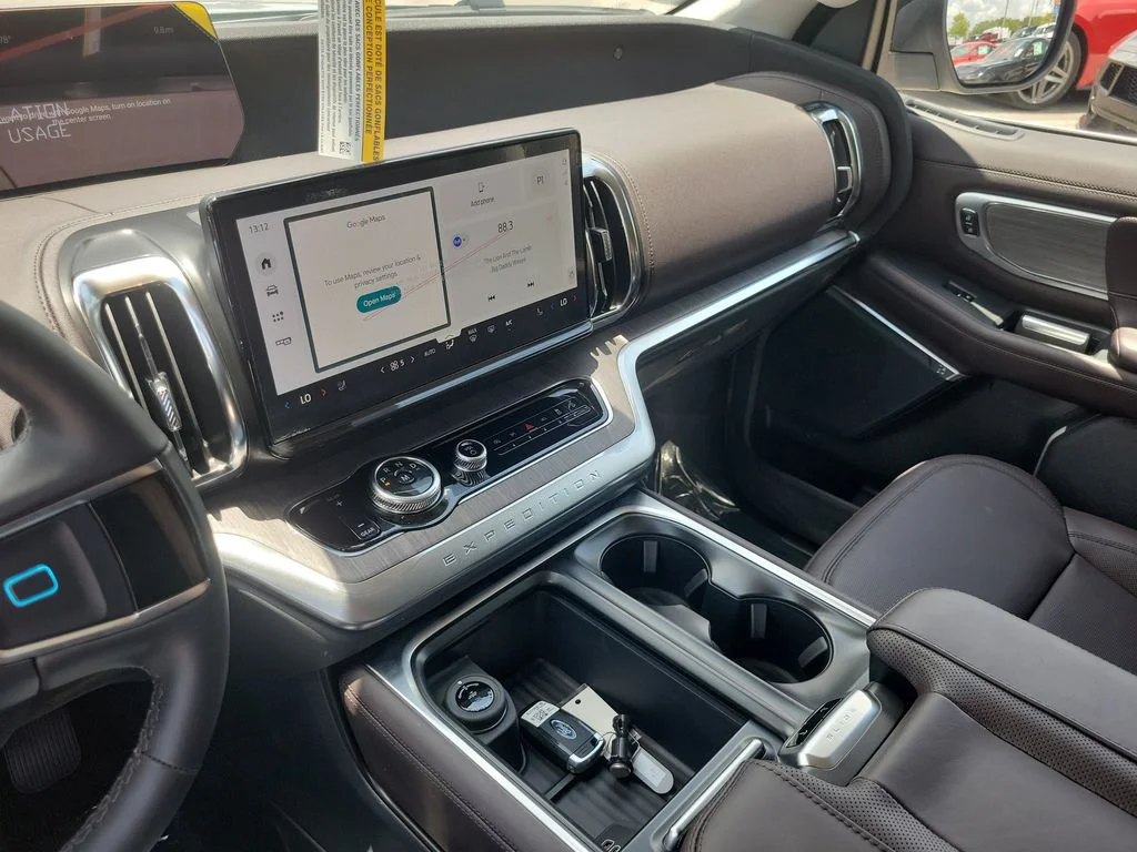 New 2026 Glacier Gray Metallic Tri-Coat Ford Platinum® image 23