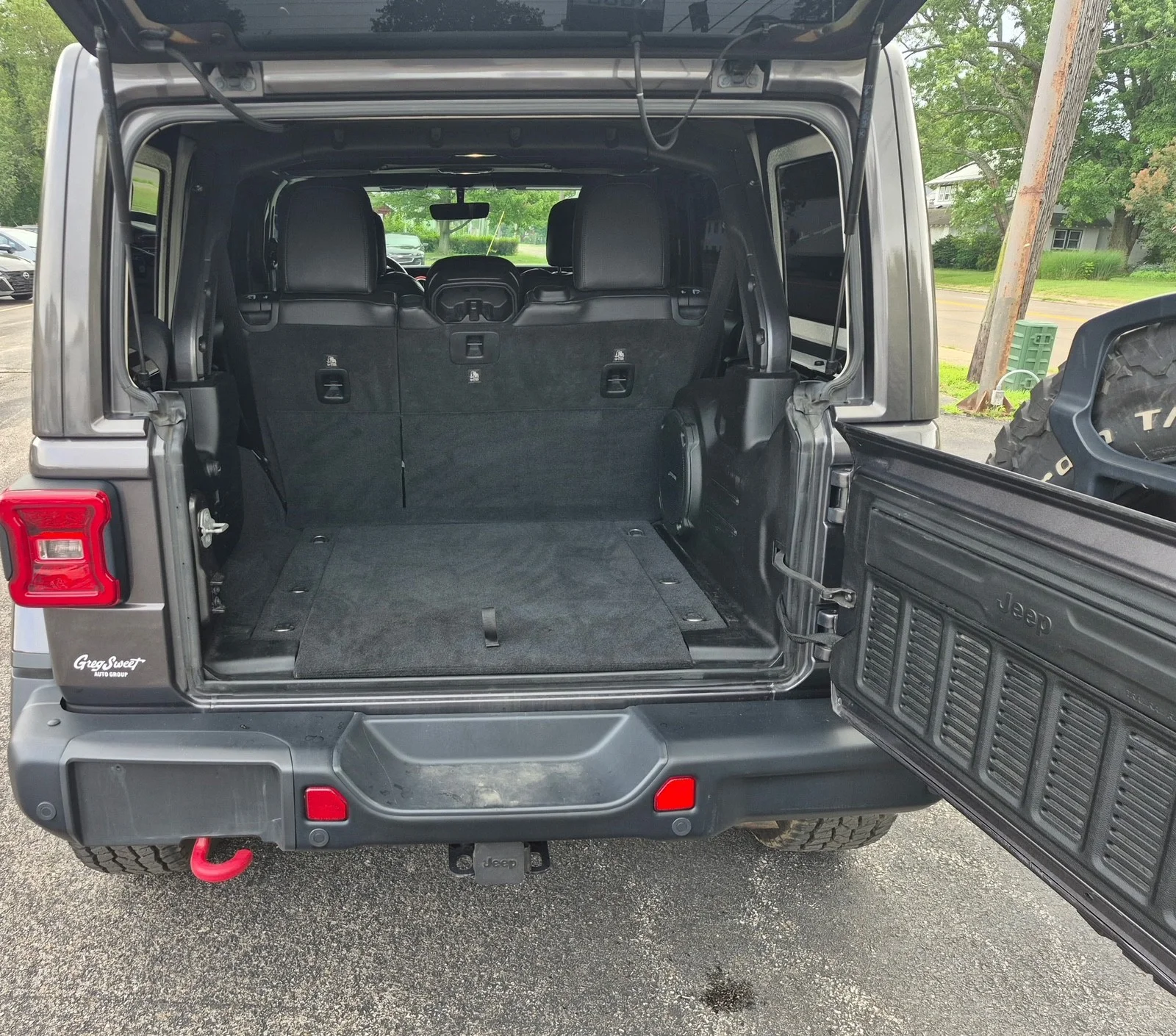 Used 2018  Jeep Rubicon image 7