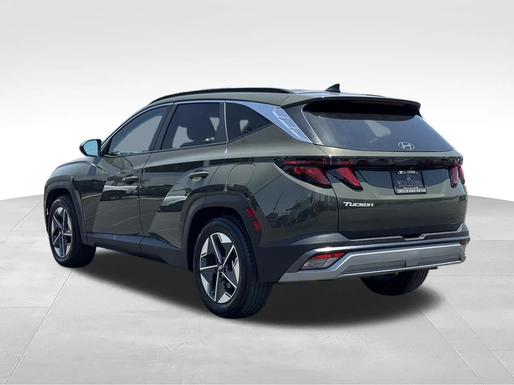 Used 2025 Green Hyundai SEL image 8
