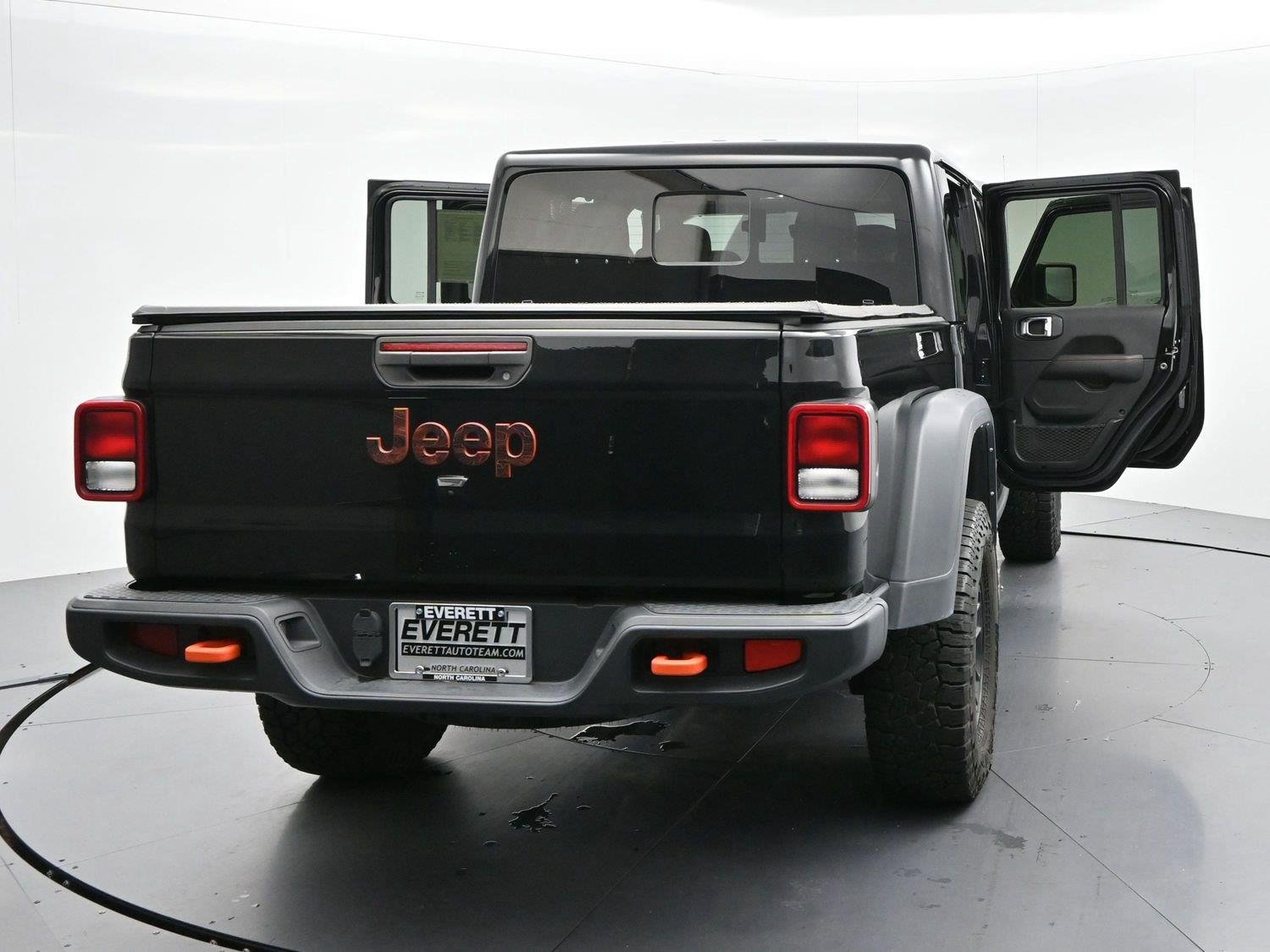 Used 2022 Black Jeep Mojave image 40