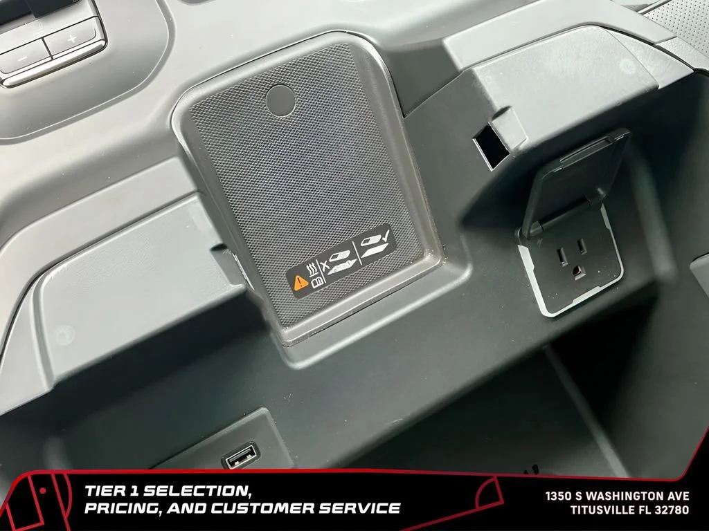 Used 2024 Onyx Black GMC Denali image 42