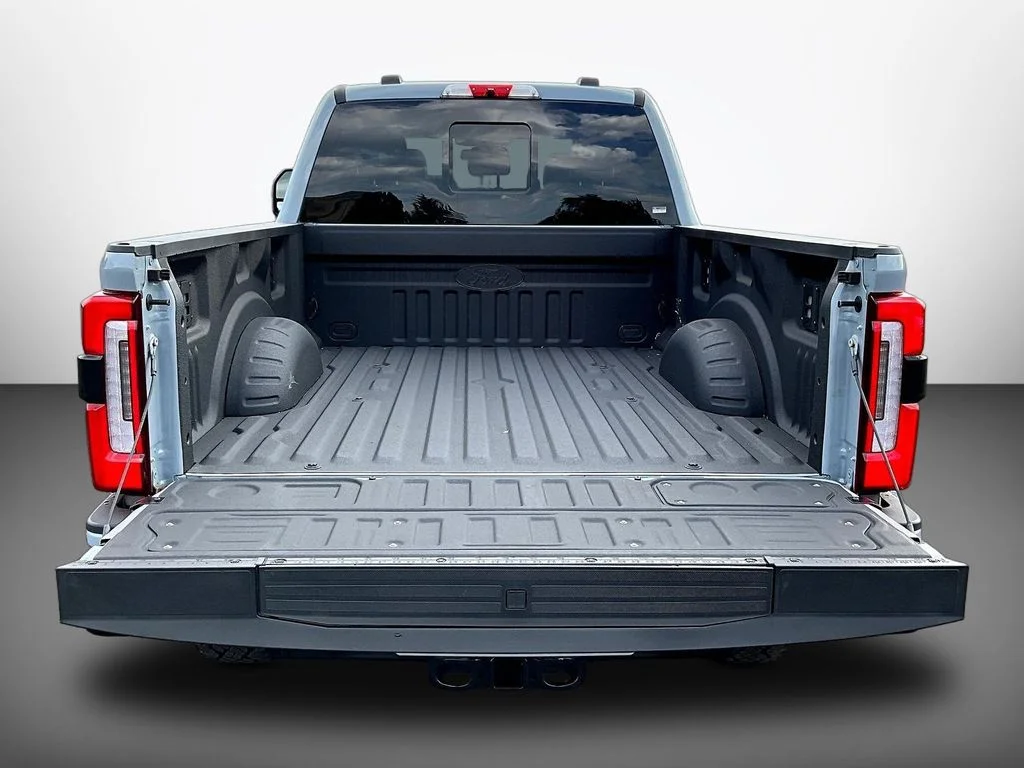 New 2026 Glacier Gray Metallic Tri-Coat Ford F-350® Platinum® image 16