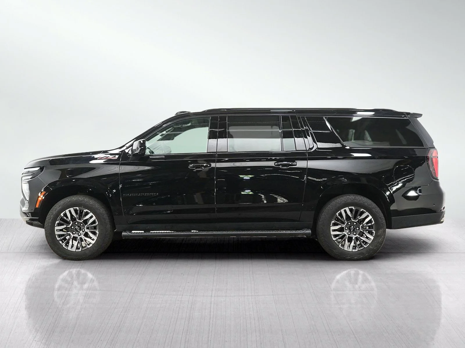 Used 2025 Chevrolet Suburban Z71 with VIN 1GNS6DRD3SR285013 for sale in Wayzata, Minnesota