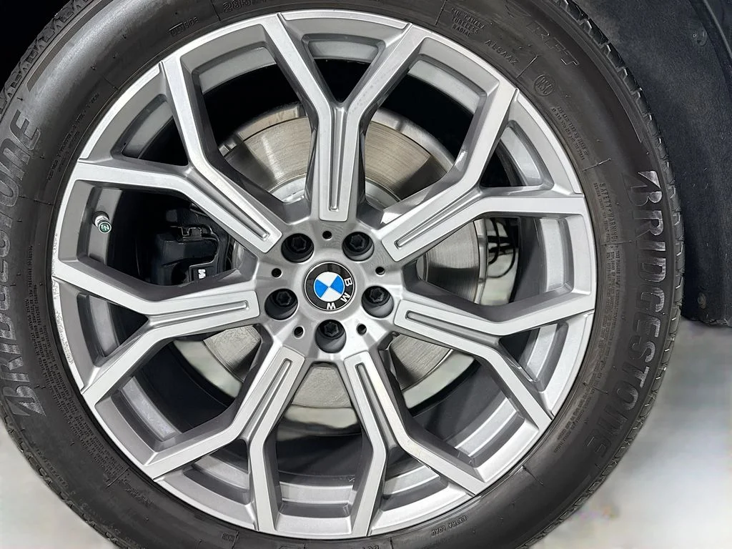 Used 2022 Jet Black BMW xDrive40i image 31