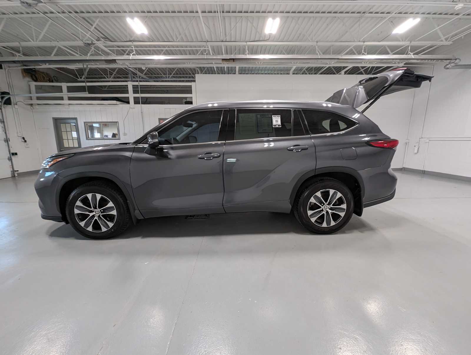 Used 2021 Magnetic Gray Metallic Toyota XLE image 12