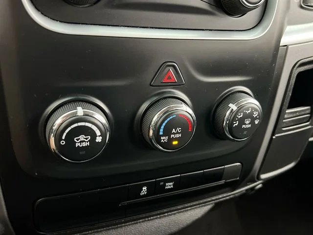 2024 RAM Ram 1500 Classic SLT - Photo 24