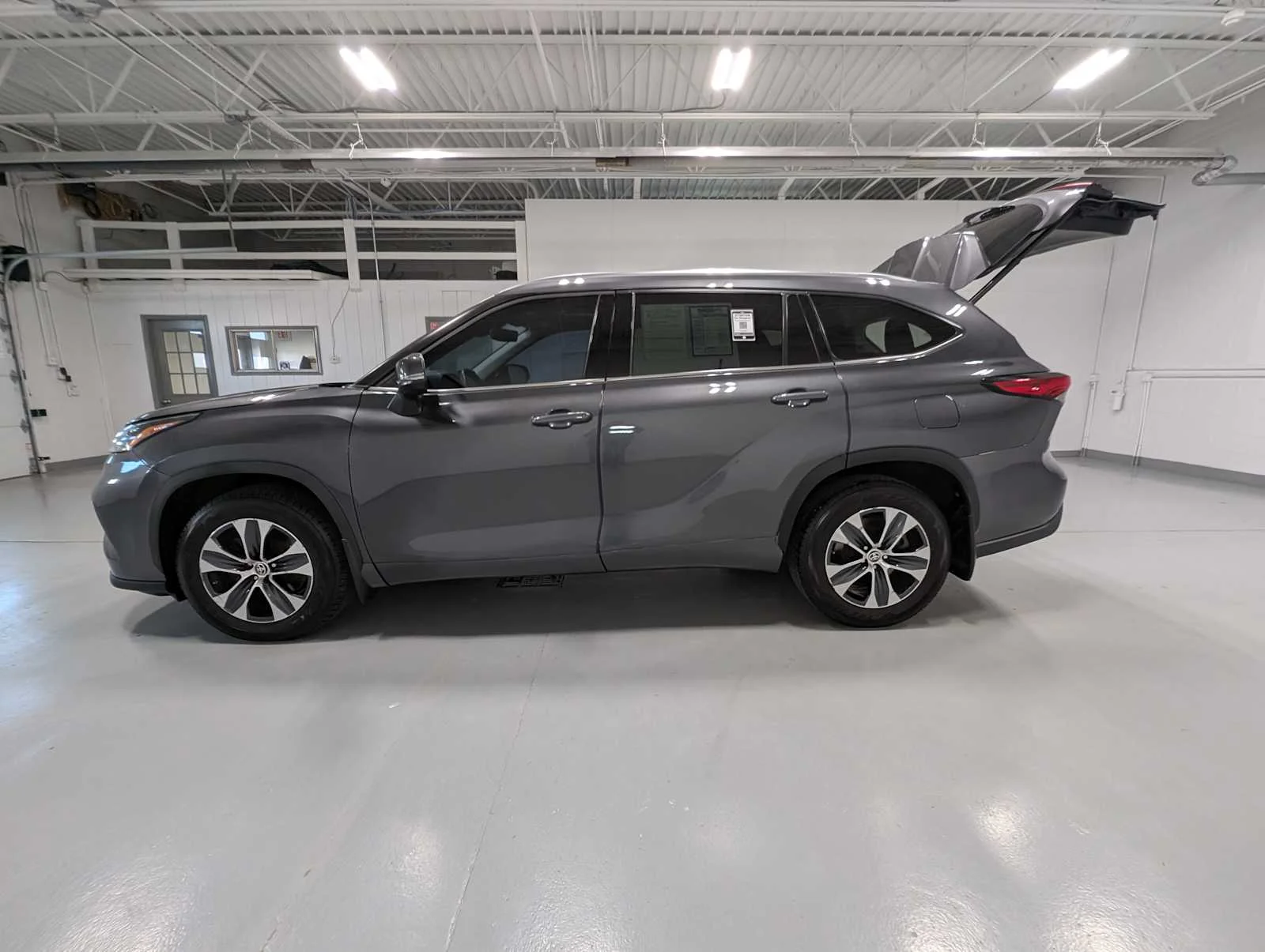 Used 2021 Magnetic Gray Metallic Toyota XLE image 12