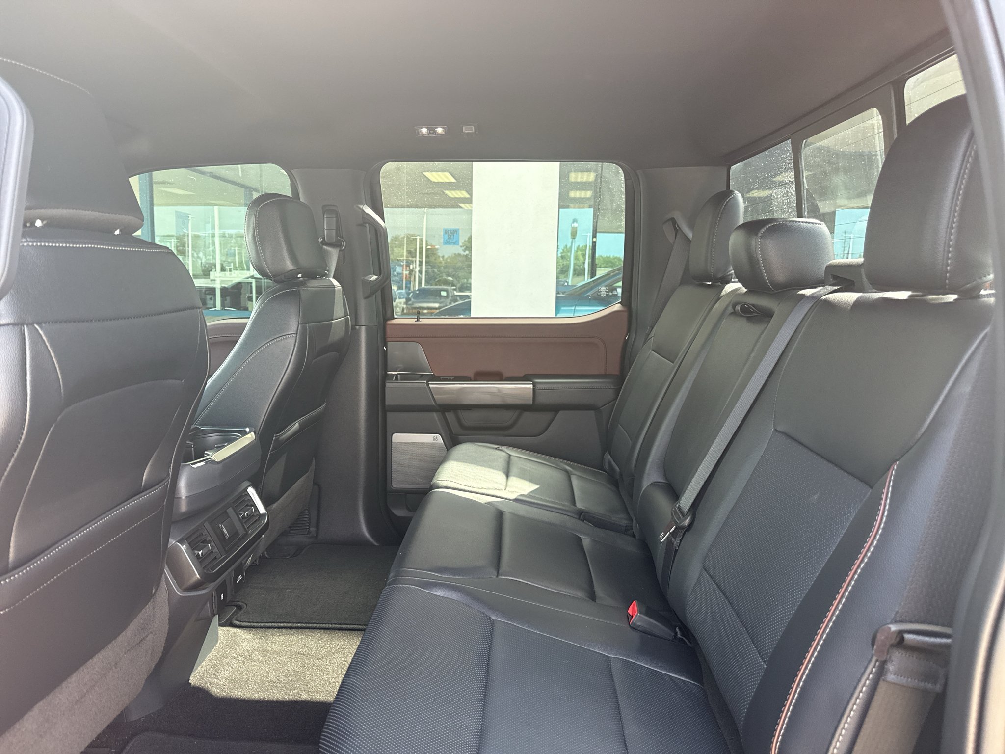 Used 2023 Agate Black Metallic Ford LARIAT image 12