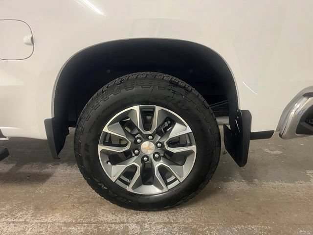 Used 2026 Summit White Chevrolet LT image 10