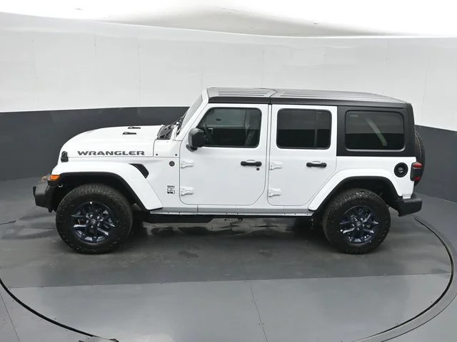 New 2026 Bright White Clear-Coat Exterior Paint Jeep 85th Anniversary Edition image 37