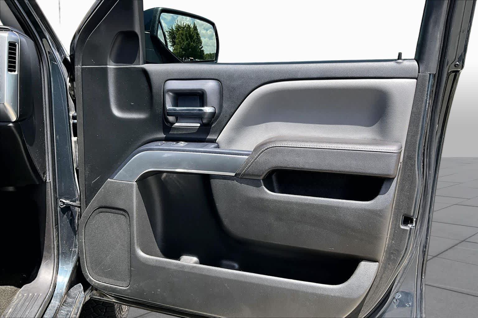 Used 2017 Graphite Metallic Chevrolet LT image 20