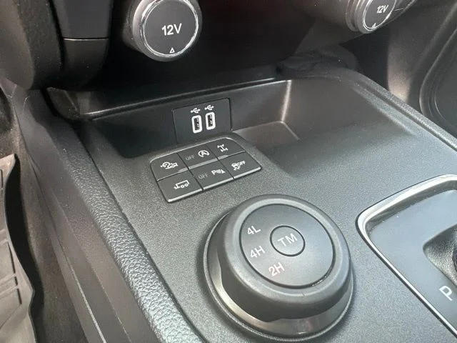 Used 2019 Saber Metallic Ford Lariat image 29