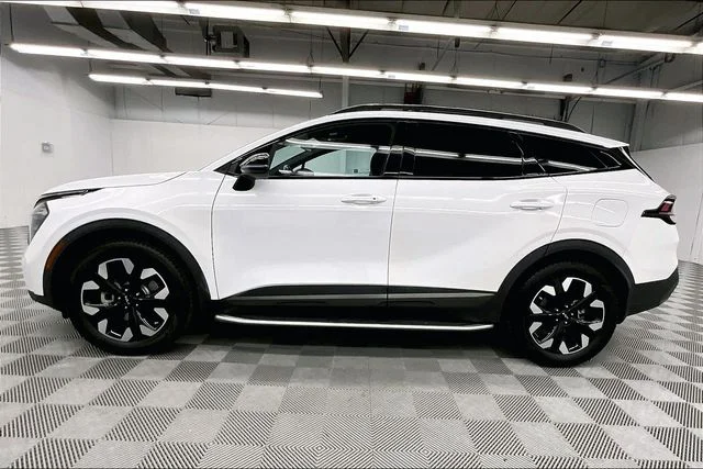 Used 2023 Glacial White Pearl Kia X-Line image 14