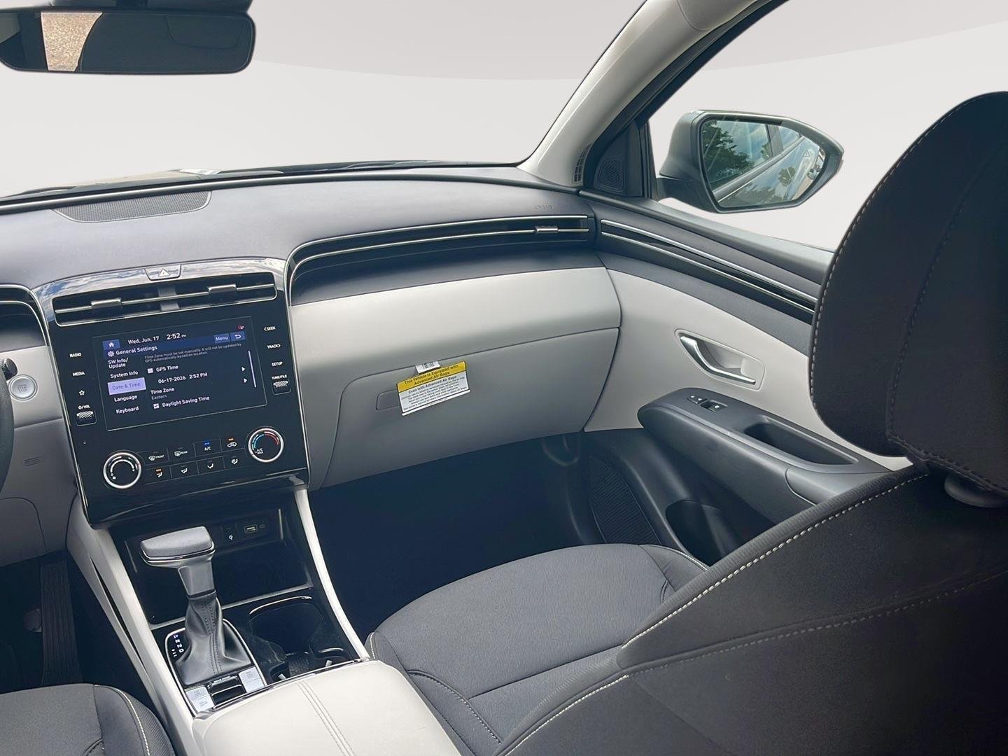 Used 2023 Amazon Gray Hyundai SEL image 16