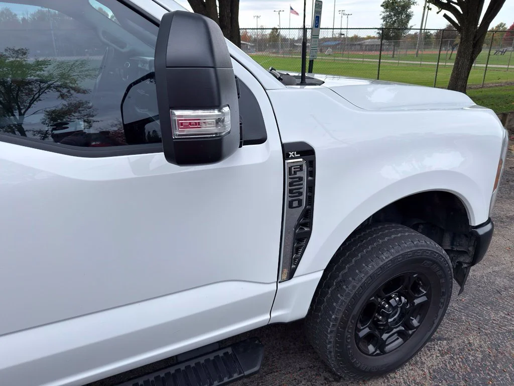 Used 2026 White Ford XL image 9