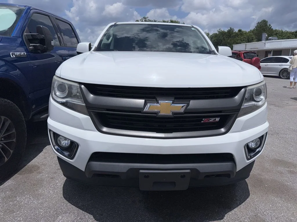 Used 2018 White Chevrolet Z71 image 2