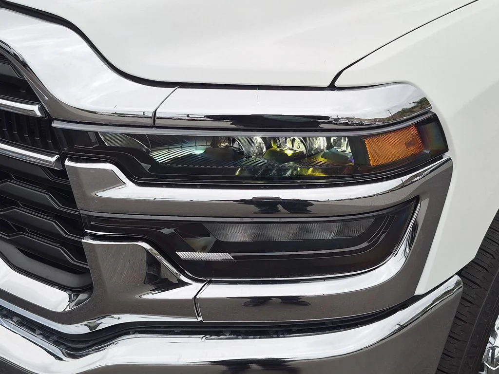 New 2026 Bright White Clear-Coat Exterior Paint RAM Tradesman image 10